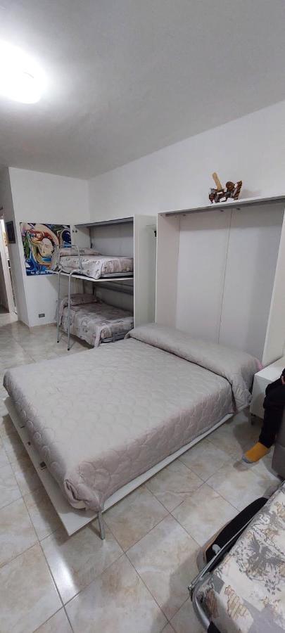 Ampio Monolocale Con Terrazzo - A 2 Passi Dal Mare Apartment Latte Luaran gambar