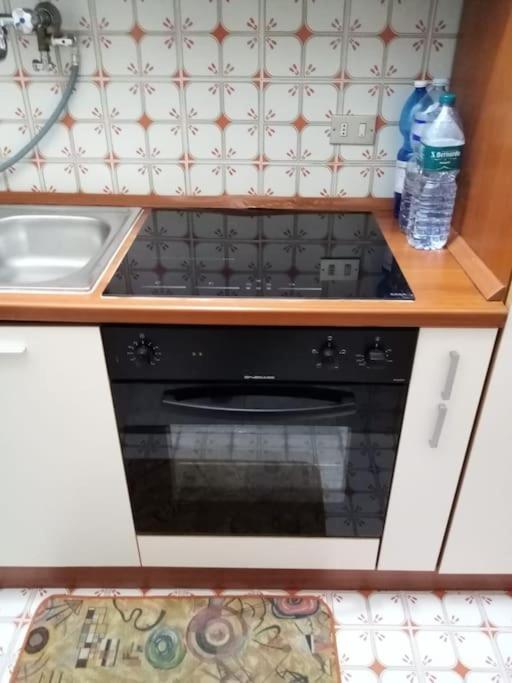 Ampio Monolocale Con Terrazzo - A 2 Passi Dal Mare Apartment Latte Luaran gambar