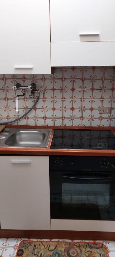 Ampio Monolocale Con Terrazzo - A 2 Passi Dal Mare Apartment Latte Luaran gambar