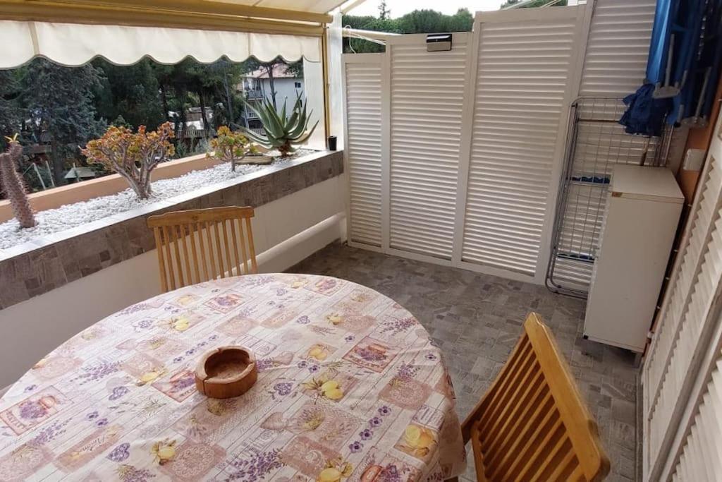 Ampio Monolocale Con Terrazzo - A 2 Passi Dal Mare Apartment Latte Luaran gambar